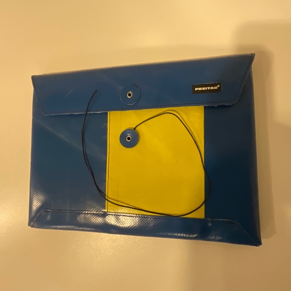 Freitag - Picture 3 of 3